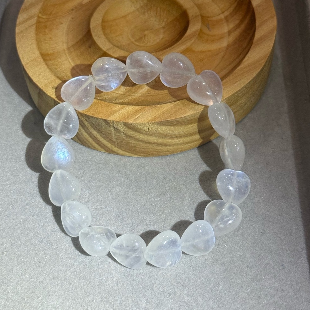 Elegant White Beaded Bracelet